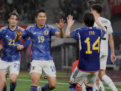 Sao châu Âu tỏa sáng giúp Nhật cầm hòa Uruguay