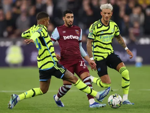 Điểm sáng hiếm hoi của Arsenal