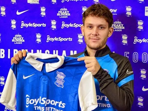 5 cựu cầu thủ Barcelona bạn không nghĩ vẫn còn thi đấu