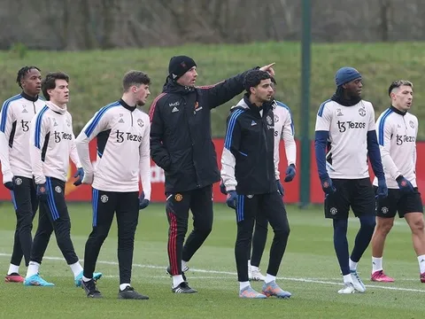 5 điểm nhấn từ buổi tập M.U: Casemiro sẵn sàng; Câu hỏi cho Ten Hag