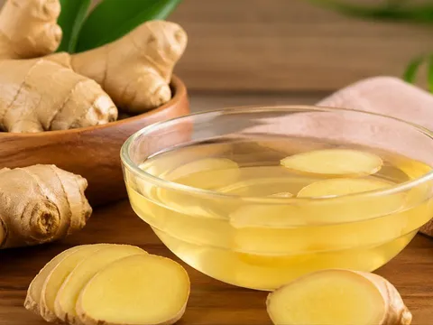 5 mẹo gội đầu bằng nước gừng giúp giảm rụng tóc, sạch gàu và kích thích tóc con mọc dày rõ rệt