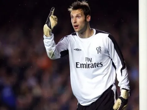 5 thủ môn xuất sắc nhất Chelsea kỷ nguyên Premier League