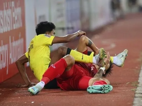 Án phạt nặng cho người "chơi xấu" Văn Hậu; HAGL thông báo chia tay Văn Toàn, Hồng Duy