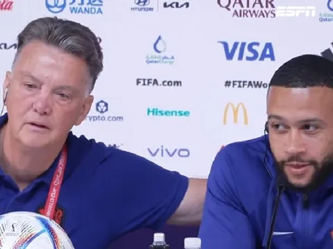 Van Gaal dùng Depay để chứng minh quãng thời gian ở M.U là không tệ