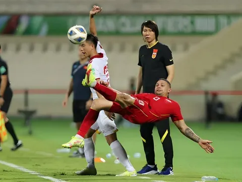 Tuấn Anh báo tin dữ cho HLV Troussier; Cựu HLV ĐT Trung Quốc bị kết án chung thân