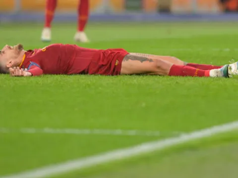 1 bàn và 1 thẻ đỏ, Juventus leo lên vị trí thứ 2 tại Serie A