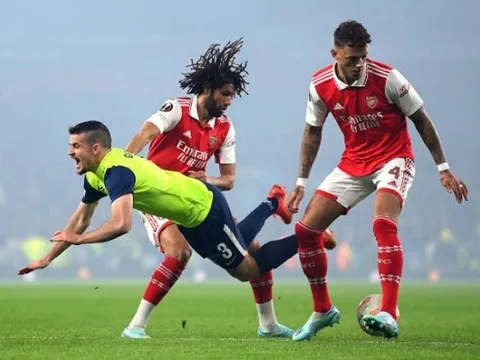 Arsenal vắt kiệt mồ hôi, đánh bại Zurich