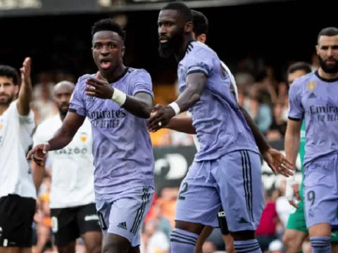 Trọng tài xử ép Vinicius như thế nào?