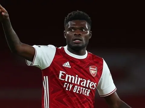 Balogun 'thả thính' 2 lần trong 1 ngày, bến đỗ tiếp theo lộ diện