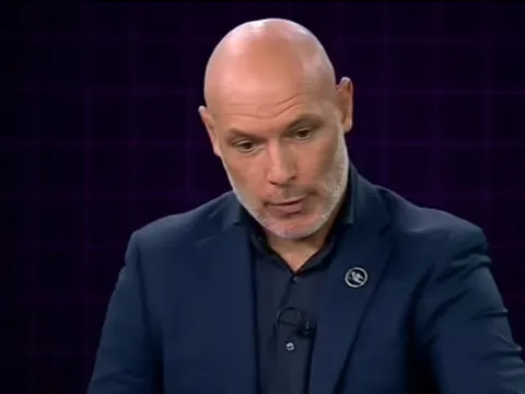 Howard Webb khẳng định VAR đã đúng