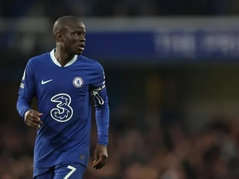 Zinchenko tiết lộ người đại diện bí mật của Arsenal