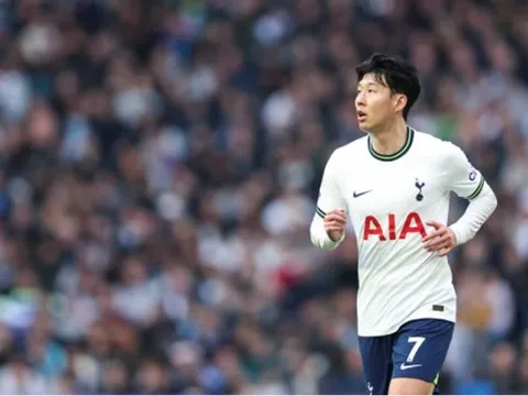 Roberto De Zerbi nhận cú đúp tin vui