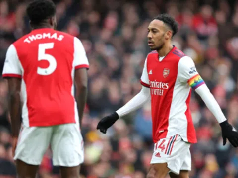 'Pha bỏ lỡ của Aubameyang là không thể tha thứ'
