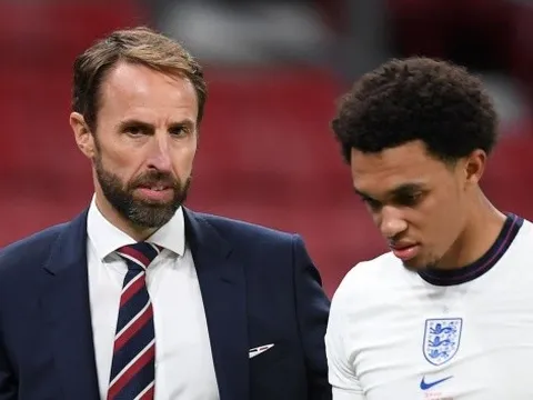 Trent Alexander-Arnold đang trở thành một tiền vệ trung tâm?