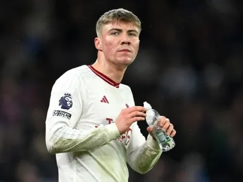 Rio Ferdinand chỉ ra điểm yếu chết người của M.U