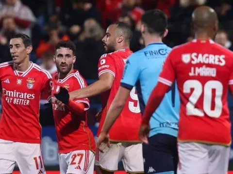 "Tôi không nghi ngờ gì rằng ông ấy nhắm tới vai trò HLV ở M.U"