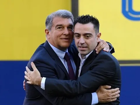 Người thay thế Xavi sẽ phải đối mặt với điều gì tại Barca?
