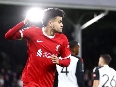 Diaz tỏa sáng, Liverpool hẹn Chelsea ở Chung kết Carabao Cup