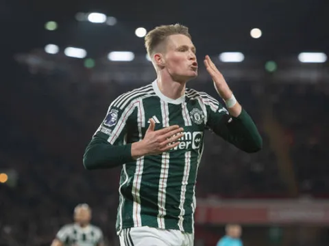 McTominay đi vào lịch sử Premier League