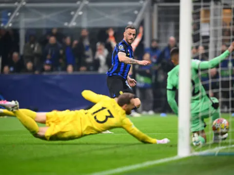 Arnautovic tiết lộ động lực phá lưới Atletico