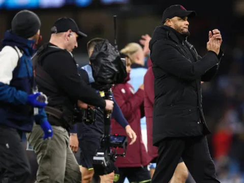 Thua Man City, Kompany phát ngay thông điệp với học trò