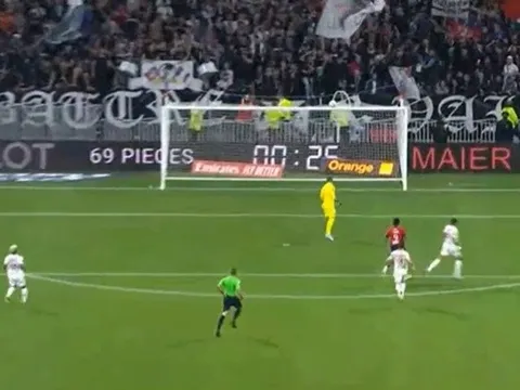 Real chào mời, M.U vẫn từ chối mua Hazard với giá rẻ