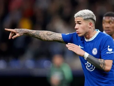 Chelsea được khuyên bỏ qua bản hợp đồng 'ngu ngốc'