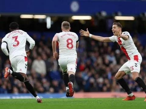 Chelsea tung lưới, kỷ lục của David Beckham sắp bị xô đổ