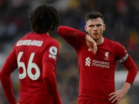 Liverpool bị chê chậm chạp, thờ ơ sau khởi đầu thảm họa