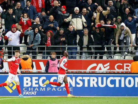 7 cú sút trúng đích, 'họng pháo' Arsenal quá đáng gờm