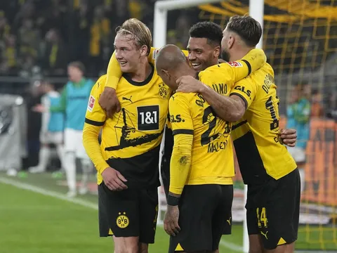 Dortmund độc chiếm đỉnh bảng Bundesliga