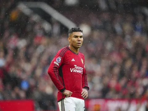 Thua thảm, Man Utd chốt cựu tiền vệ Chelsea thay Casemiro