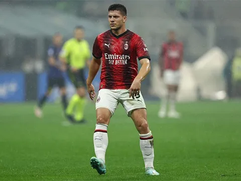 Tát đối thủ, Luka Jovic nguy cơ bị phạt nặng