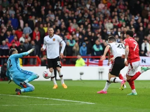 Keylor Navas bật 'mode World Cup' trước M.U