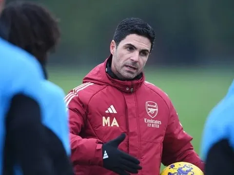Arteta đăm chiêu; Kai Havertz lộ rõ biểu cảm trước giờ G