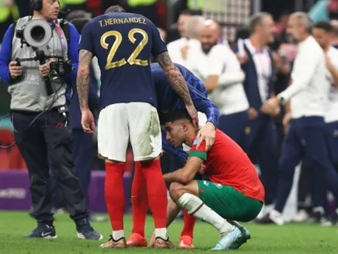 Neymar lên bàn mổ, PSG càng đau đầu