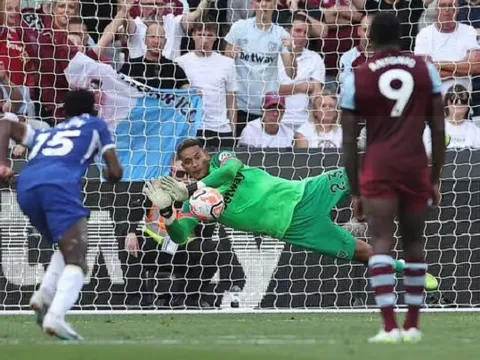 "Enzo không nên thực hiện quả đá phạt đền đó"