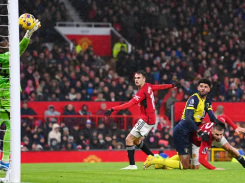 Man Utd thảm bại 3 bàn không gỡ trước Bournemouth