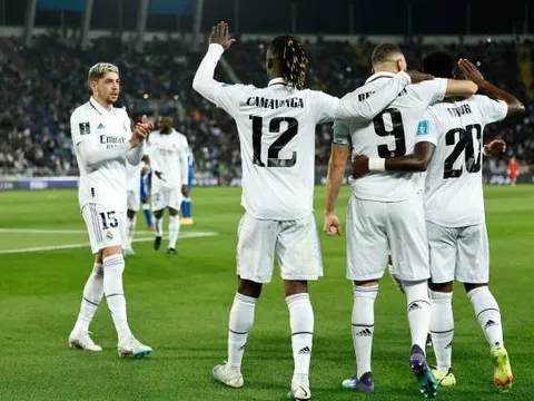 8 bàn điên rồ, Real Madrid bước lên đỉnh thế giới