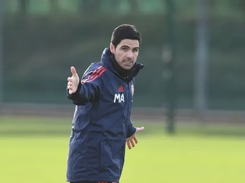 Ian Holloway chỉ ra điều đáng báo động ở Arsenal lúc này