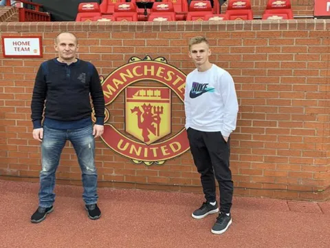 "Tôi dự đoán cậu ấy sẽ chơi bóng ở Man Utd"
