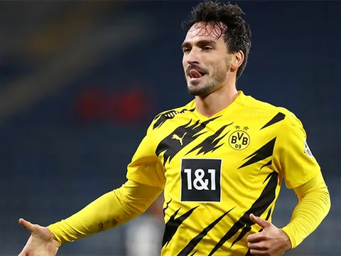 Mats Hummels tiết lộ về tương lai ở Dortmund