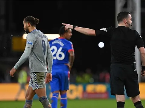 Everton kháng án thành công cho Calvert-Lewin