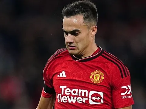 Bị Manchester United trả về, Sergio Reguilon sắp có bến đỗ mới "đẹp như mơ"