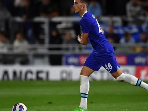 Chelsea ấn tượng với tiền vệ 19 tuổi