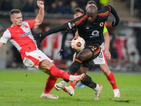 Lukaku tịt ngòi, địa chấn xuất hiện tại Eden Arena