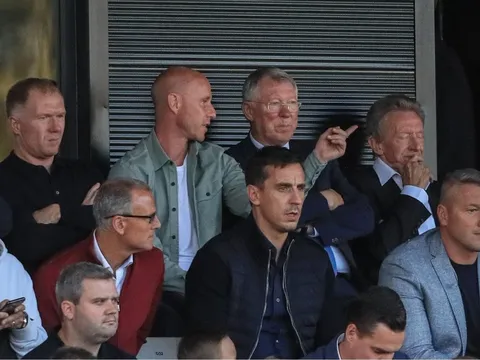 Nicky Butt thay Gary Neville làm giám đốc điều hành