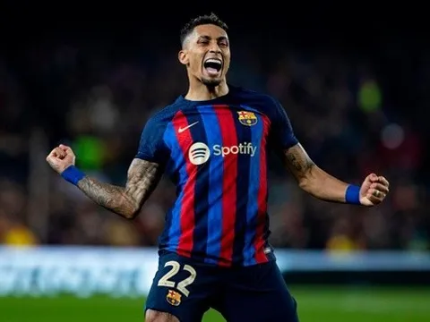 Phẫn nộ vì bị thay ra, Raphinha hành động nông nổi đầy khó tin