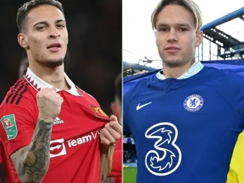 Chấn thương của Isak mở ra cơ hội cho Callum Wilson