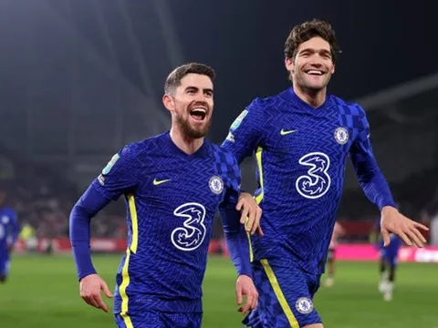 Kepa hóa chaos, Chelsea vào bán kết Carabao Cup bằng may mắn